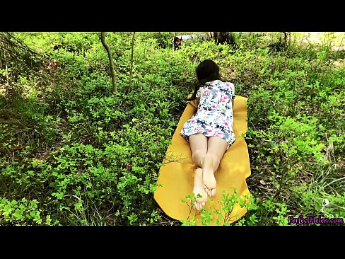 ❤️ Stranac na Tinderu masturbira moju macu i strastveno jebe u šumi ❤️ Prelijepi porno kod nas
